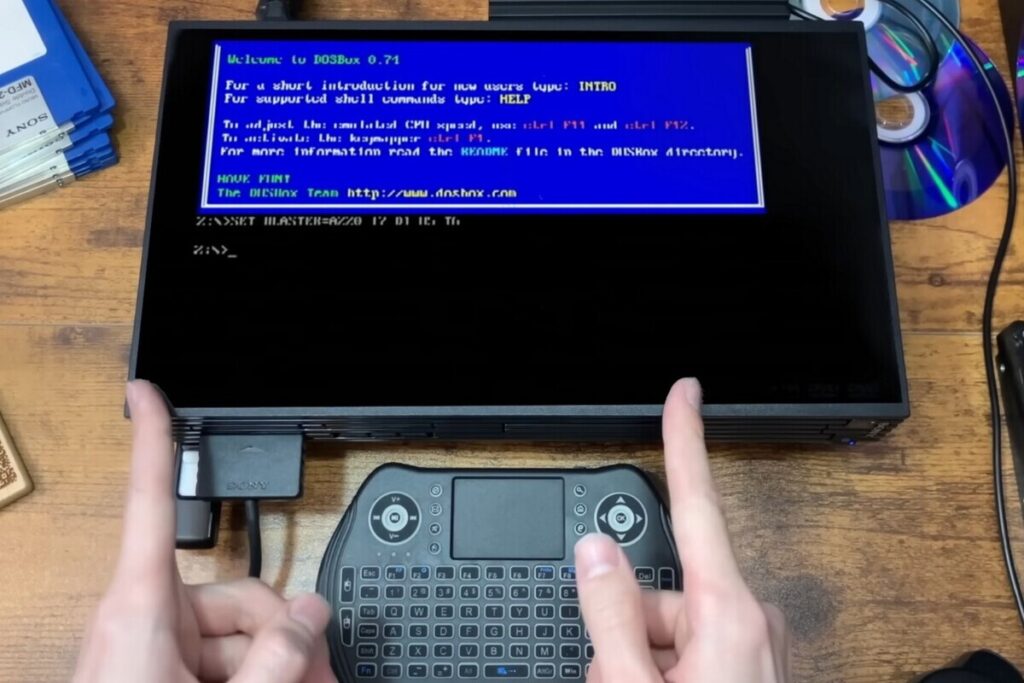 Instaló Windows 95 en una PlayStation 2 y comprobó de primera mano por qué es una de las consolas más complejas de Sony